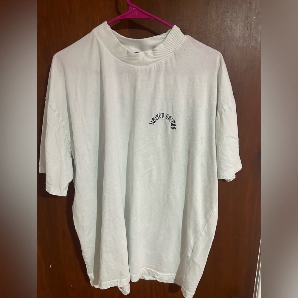 White tshirt